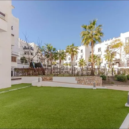 En Cerca Del Mar - Con Piscina, Gimnasio Y Garaje * Salobreña